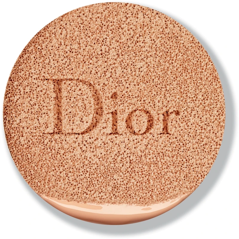 DIOR Capture Dreamskin Moist & Perfect Cushion 2 DIOR Capture Dreamskin Moist & Perfect Cushion – Image 2