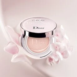 DIOR Capture Dreamskin Moist & Perfect Cushion 5 DIOR Capture Dreamskin Moist & Perfect Cushion -Marché Cosmétiques Magasin dior capture dreamskin moist perfect cushion moist perfect cushion spf 50 pa 2