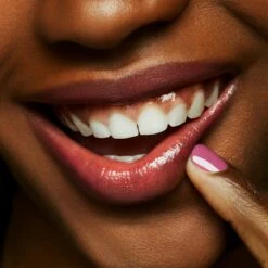 MAC Cosmetics Glow Play Lip Balm 8 MAC Cosmetics Glow Play Lip Balm -Marché Cosmétiques Magasin mac cosmetics glow play lip balm baume a levres nourrissant 2