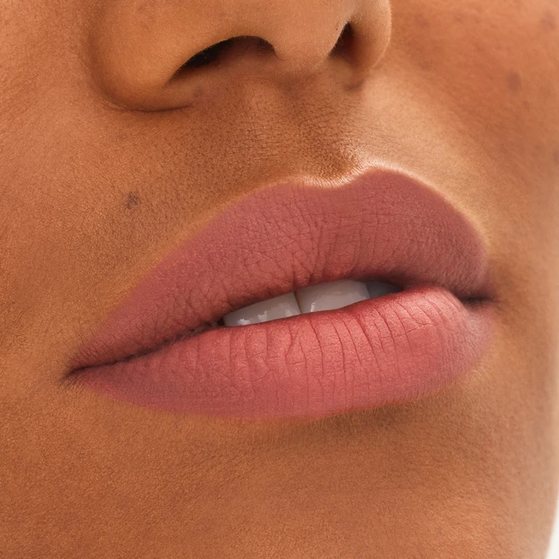 MAC Cosmetics Holiday Powdered Snow Kiss Lip Kit 4 MAC Cosmetics Holiday Powdered Snow Kiss Lip Kit – Image 4