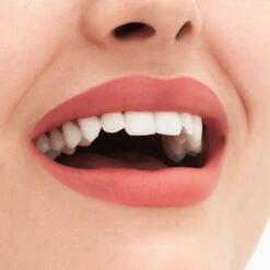 MAC Cosmetics Holiday Powdered Snow Kiss Lip Kit 11 MAC Cosmetics Holiday Powdered Snow Kiss Lip Kit -Marché Cosmétiques Magasin mac cosmetics holiday powdered snow kiss lip kit coffret cadeau pink teinte 4