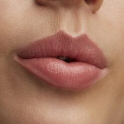 MAC Cosmetics Lustreglass Sheer-Shine Lipstick 9 MAC Cosmetics Lustreglass Sheer-Shine Lipstick -Marché Cosmétiques Magasin mac cosmetics lustreglass sheer shine lipstick rouge a levres brillant 4