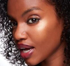 MAC Cosmetics Step Bright Up Extra Dimension Skinfinish Hypnotizing Holiday -Marché Cosmétiques Magasin mac cosmetics step bright up extra dimension skinfinish hypnotizing holiday palette denlumineurs 2