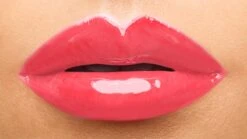 Yves Saint Laurent Vernis À Lèvres Vinyl Cream 8 Yves Saint Laurent Vernis À Lèvres Vinyl Cream -Marché Cosmétiques Magasin yves saint laurent vernis a levres vinyl cream brillant a levres texture cremeuse 1