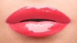 Marché Cosmétiques Magasin -Marché Cosmétiques Magasin yves saint laurent vernis a levres vinyl cream brillant a levres texture cremeuse